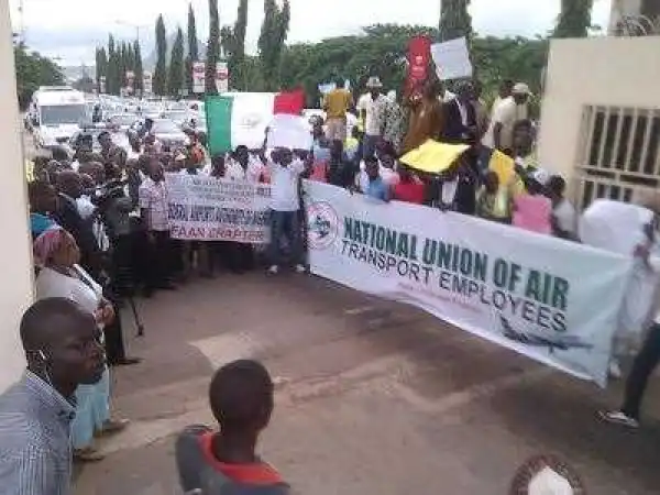 Aviation workers protest FG’s planned concession of airports [PHOTOS]